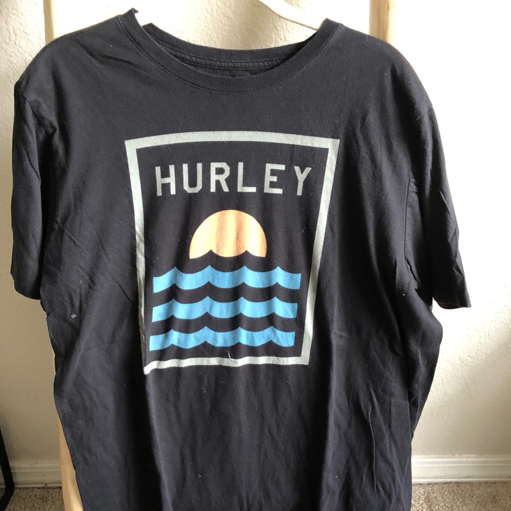 Hurley t-shirt